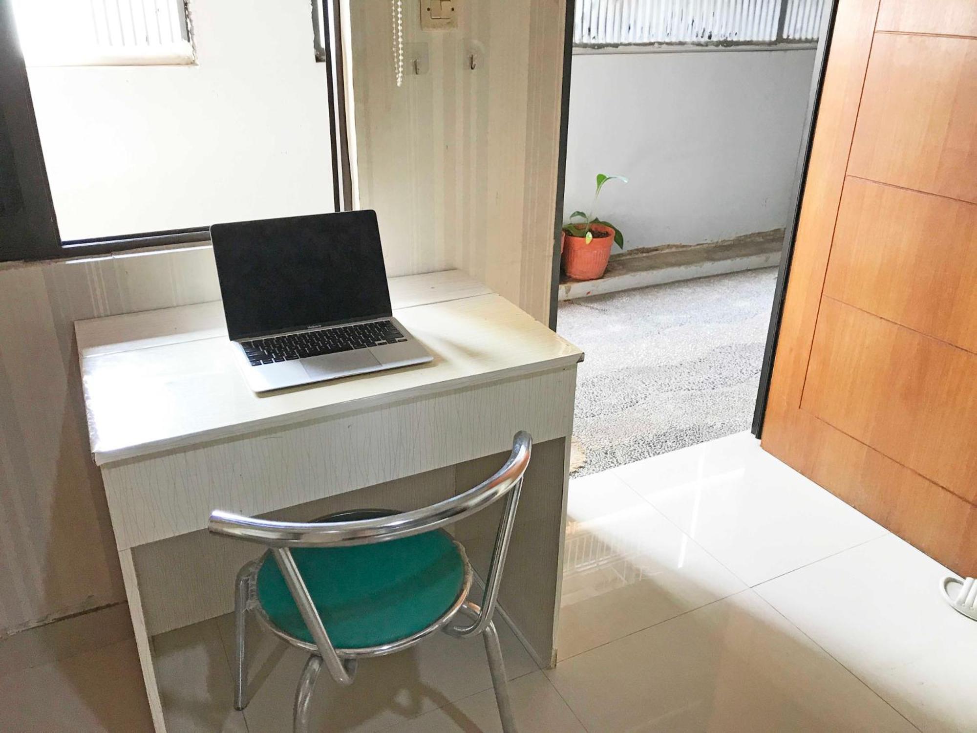 37 Guesthouse Jakarta Chambre photo